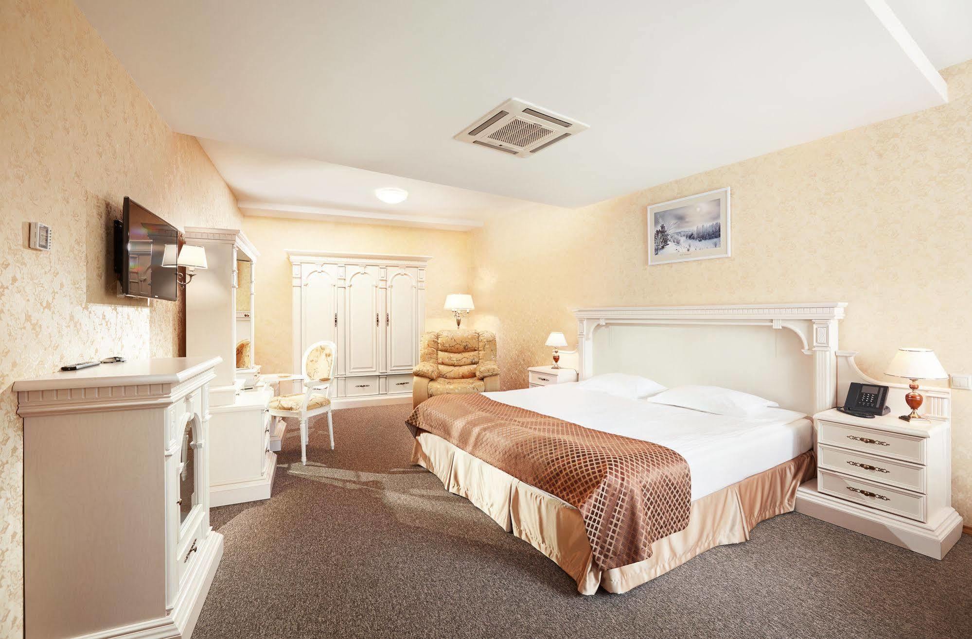 Victoria Hotel Na Zamkovoy Minszk Kültér fotó