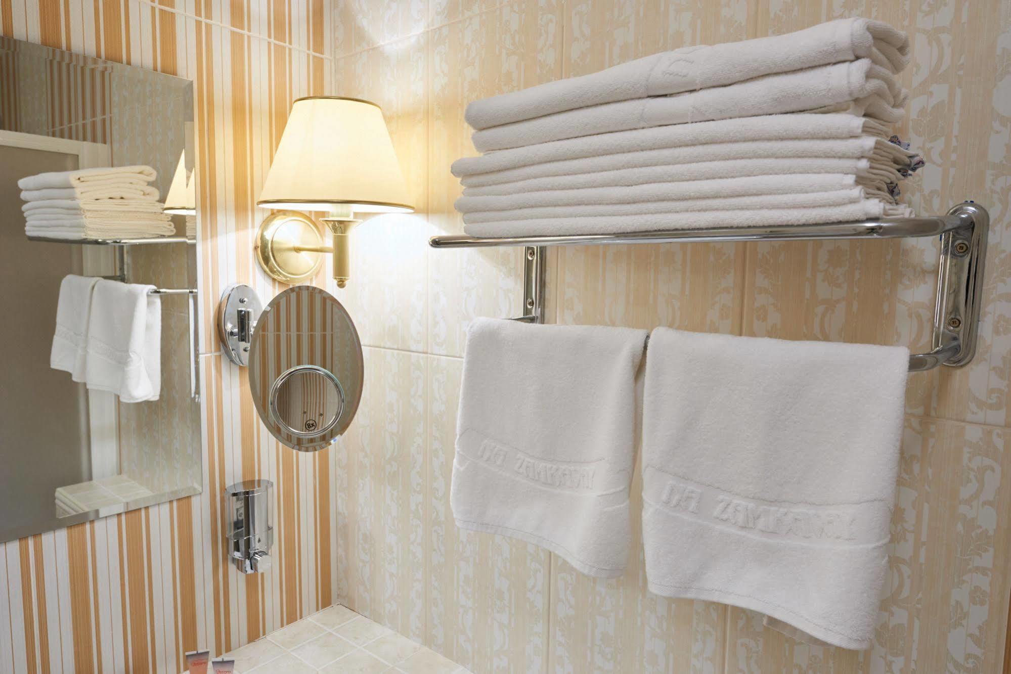 Victoria Hotel Na Zamkovoy Minszk Kültér fotó